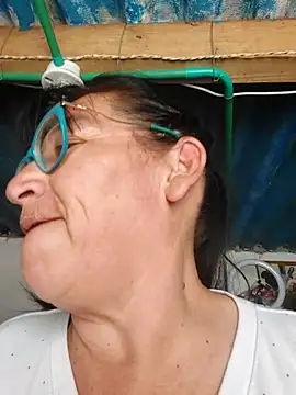 clarita_01's cam snapshot