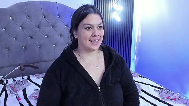 martina_foxy_'s cam snapshot