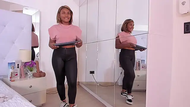 Isla_Scott's cam snapshot