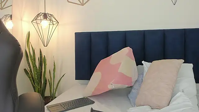 mayaevansmg's cam snapshot