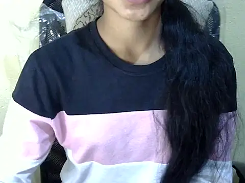 Khushi_v's cam snapshot