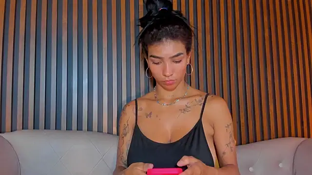 LauraAristizabal's cam snapshot