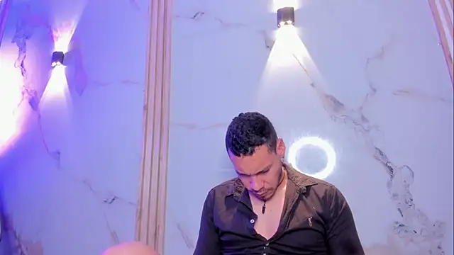 Aron_and_molly's cam snapshot