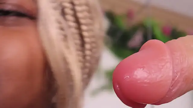 justnala_'s cam snapshot