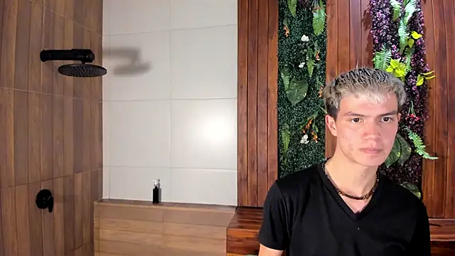 nicktorn live sex cam