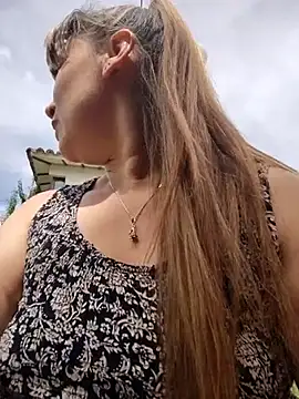 tata_sanz_'s cam snapshot