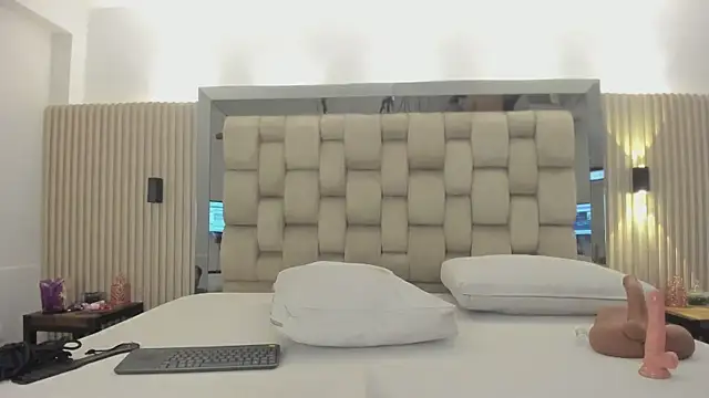 noah_pariss's cam snapshot