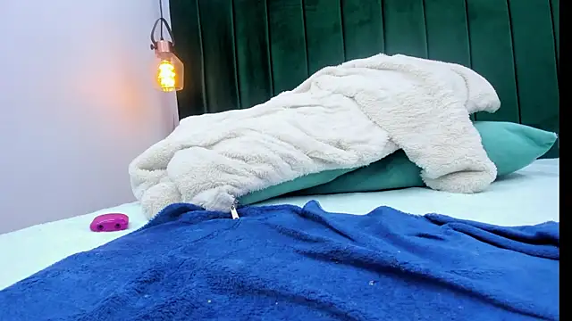 Ema-Horny's cam snapshot