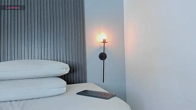 andrea_harmon's cam snapshot