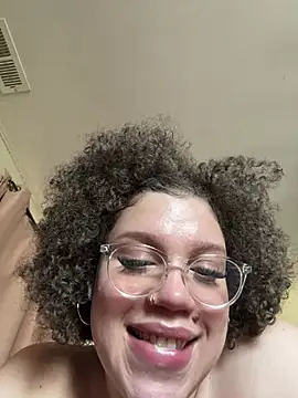 QueenNuttCollector live sex cam