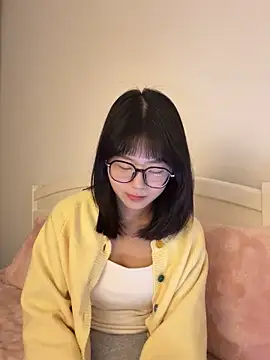 Ella-AAAAA live sex cam