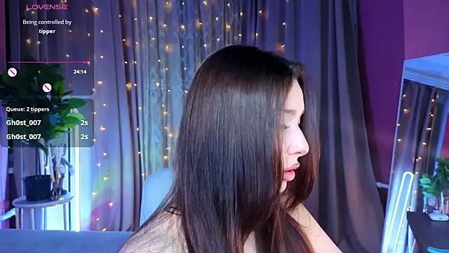 Lucy_louras's cam snapshot