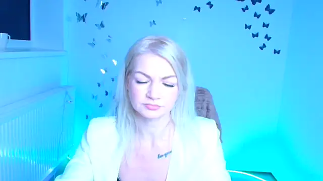 Madonna_Fire's cam snapshot