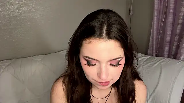 Freya_land's cam snapshot