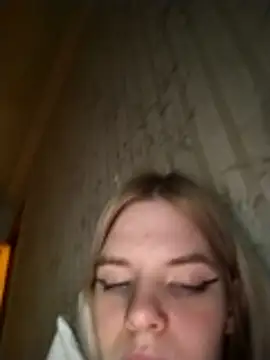 EsterSteele's cam snapshot