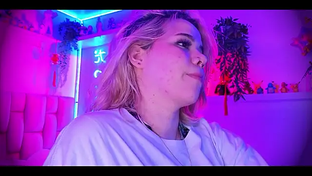 albaismynameX live sex cam