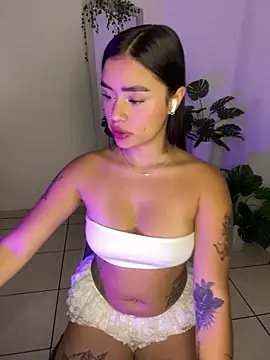 meli_ortiz_'s cam snapshot