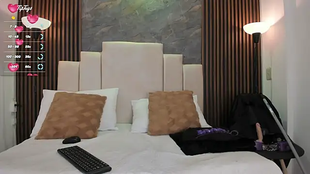 catiusca_reyes_03's cam snapshot