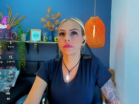 yessila_parker's cam snapshot