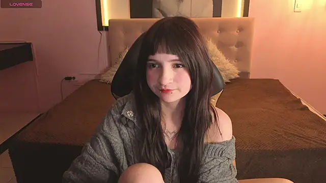 _Charlotte_Collins_'s cam snapshot