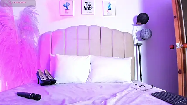 _aithanaa_'s cam snapshot