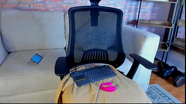 Emilly_Beaumont's cam snapshot