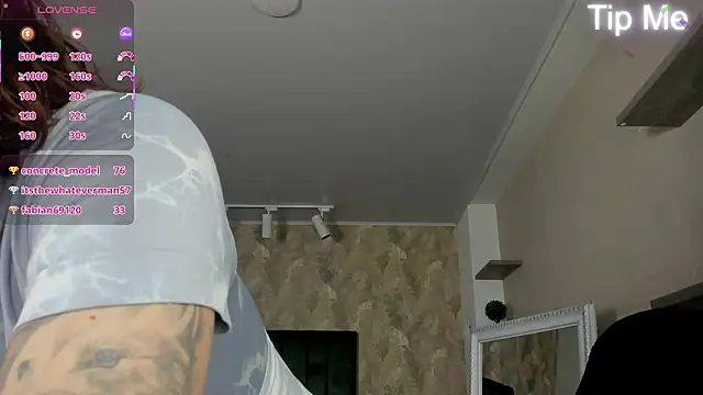 april_dumont's cam snapshot