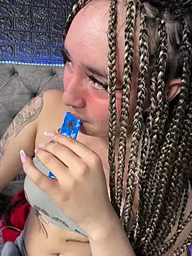 Sophie_LS's cam snapshot