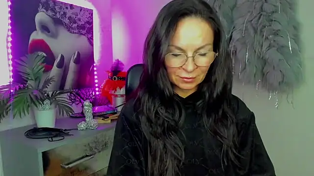 HelenLuxx's cam snapshot