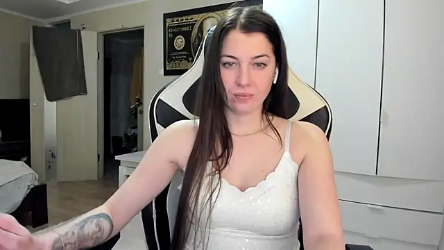 EmiLovsi's cam snapshot