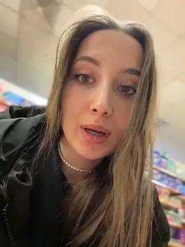 ICrazyOneIRL live sex cam