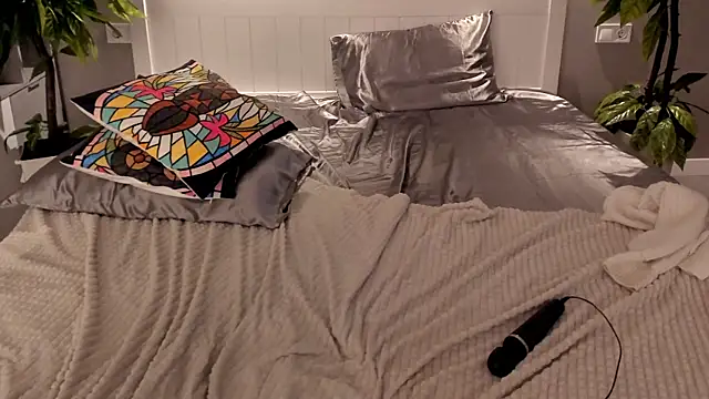 IceDanielles's cam snapshot