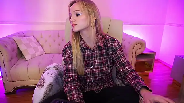 LylaYeess's cam snapshot