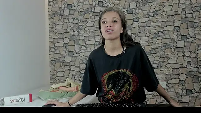 AMAZONITA2026's cam snapshot