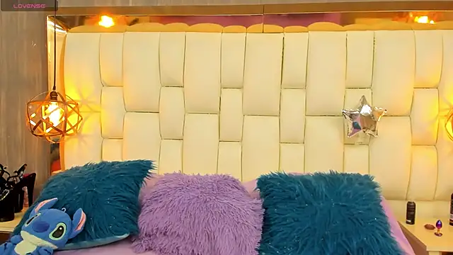 Foxxy_Doll's cam snapshot