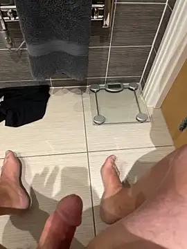 ChubbyBrit live sex cam