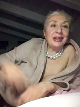 divinaerotica's cam snapshot