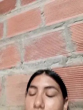 triana-hot18's cam snapshot