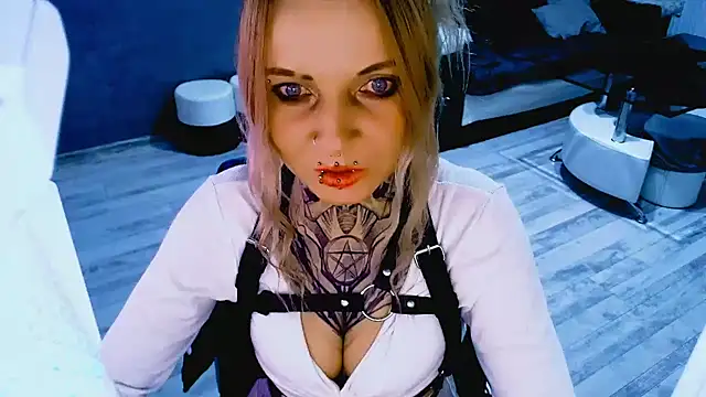 InesGold's cam snapshot