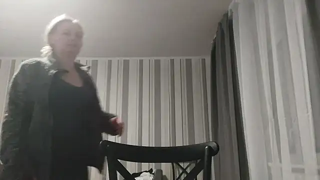 EdithManning's cam snapshot