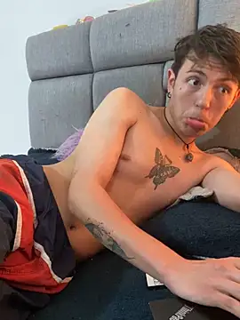 NaytonFreeman live sex cam