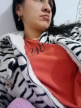 alison_moon7's cam snapshot