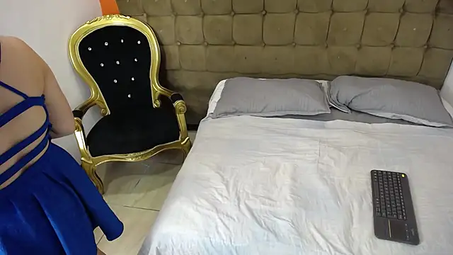 Alaiia___'s cam snapshot