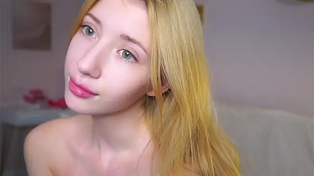 SunnivaCovil's cam snapshot