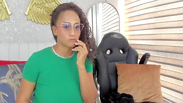 EmmaFerrary's cam snapshot