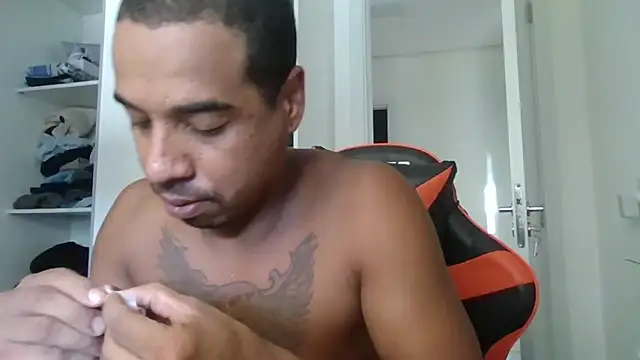 JUNINHOLEKEJR's cam snapshot