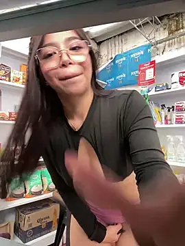 Maddy_Piink's cam snapshot