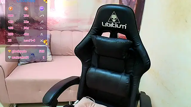 Emma_latinasexy18's cam snapshot