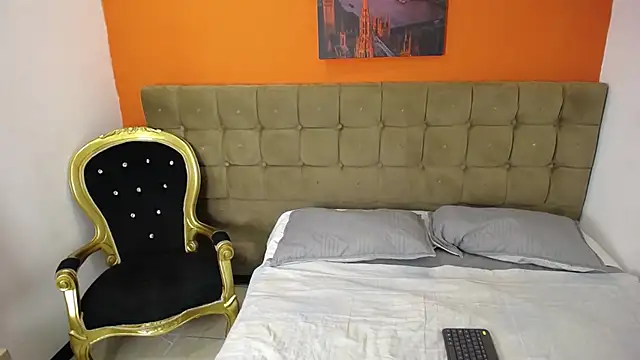 Alaiia___'s cam snapshot