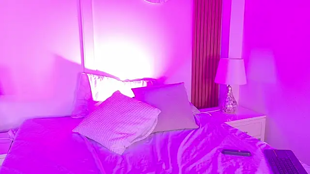 SusanAdams1's cam snapshot